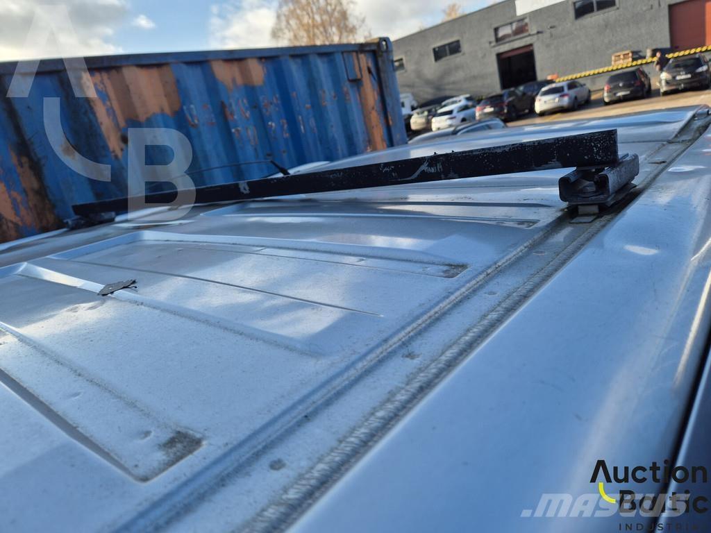 Renault Trafic 自動車