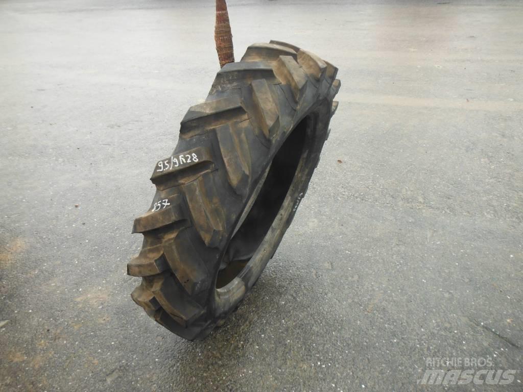 Michelin 9.5/9R28 タイヤ、ホイル、リム