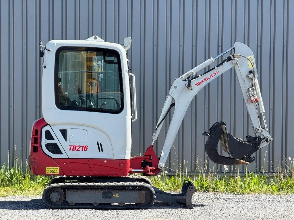 Takeuchi TB 216 ミニ油圧ショベル 7t以下（ミニユンボ・ミニディガー）