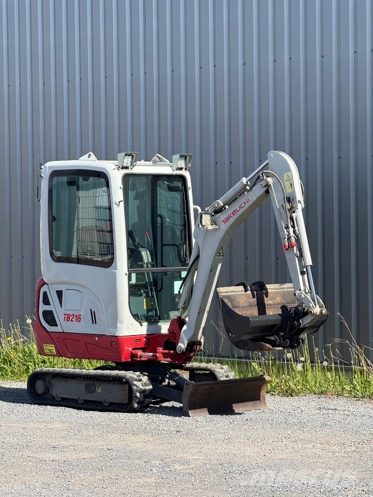Takeuchi TB 216 ミニ油圧ショベル 7t以下（ミニユンボ・ミニディガー）