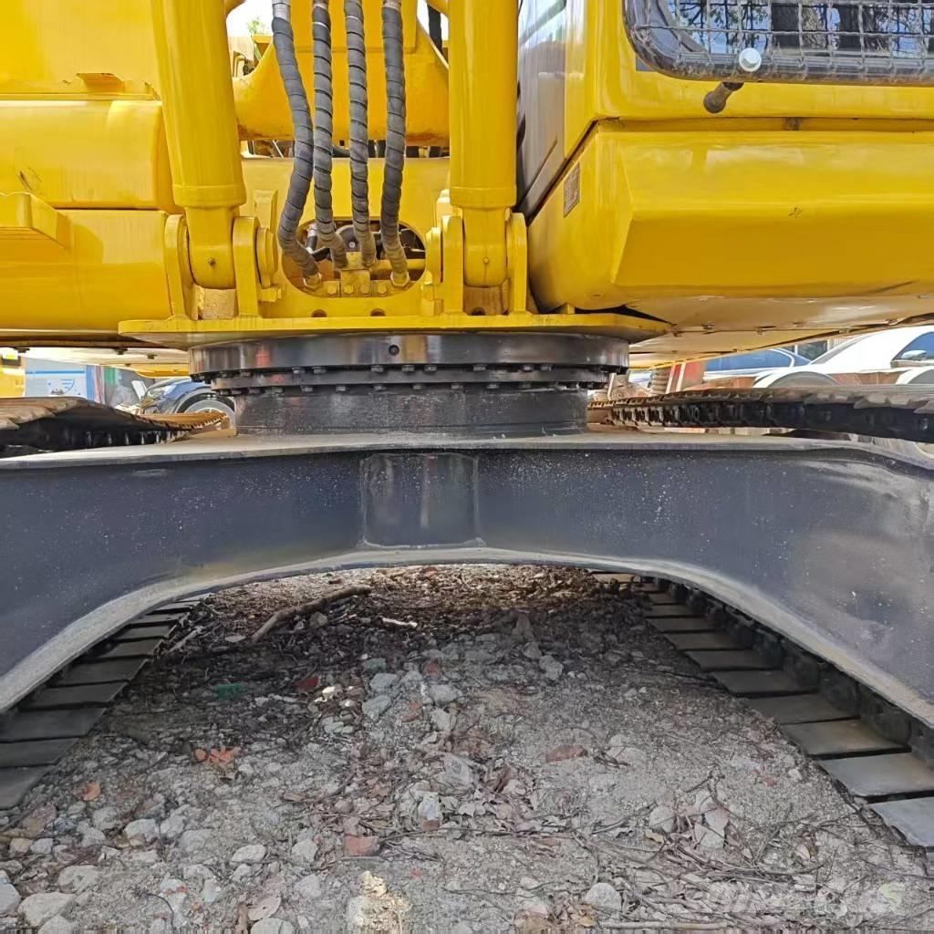 Komatsu PC 130 大型油圧ショベル12t以上（パワーショベル・ユンボ）