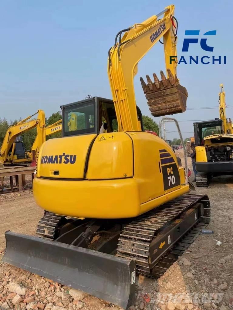 Komatsu PC 70 中型油圧ショベル 7ｔ-12ｔ（ユンボ・パワーショベル・バックホー）