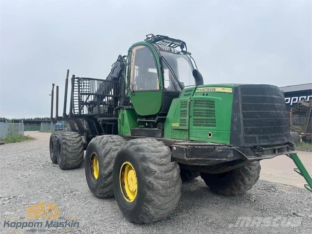 John Deere 1910E フォワーダー