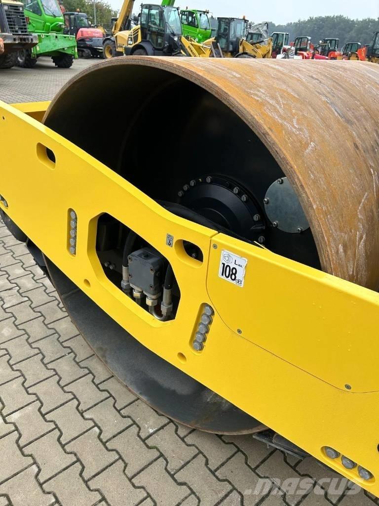 Bomag BW 211 D-5 振動ローラ