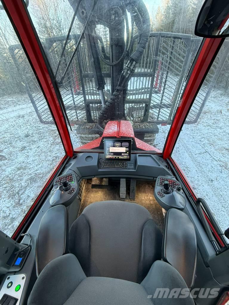 Komatsu 875 フォワーダー