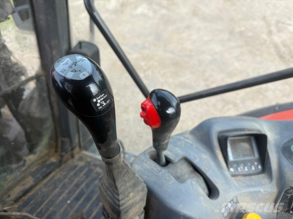 Kubota M 135 GX トラクター