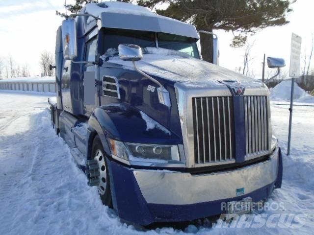 Wester STAR 5700 中古トラクターヘッド | トレーラーヘッド