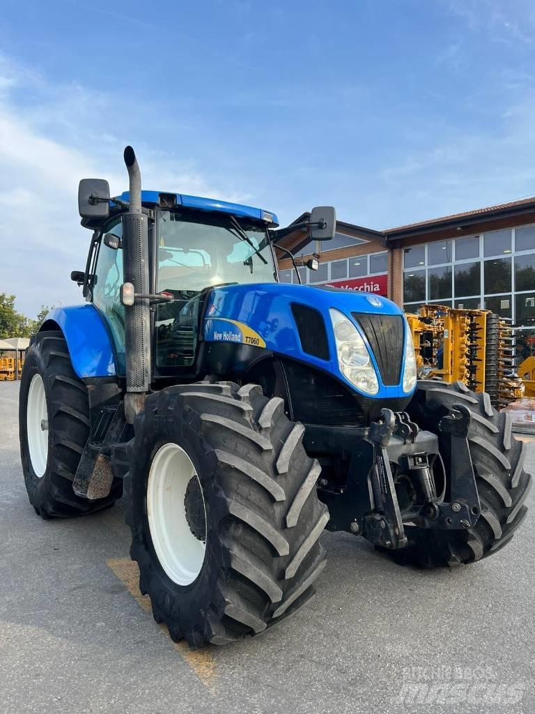 New Holland T 7060 トラクター