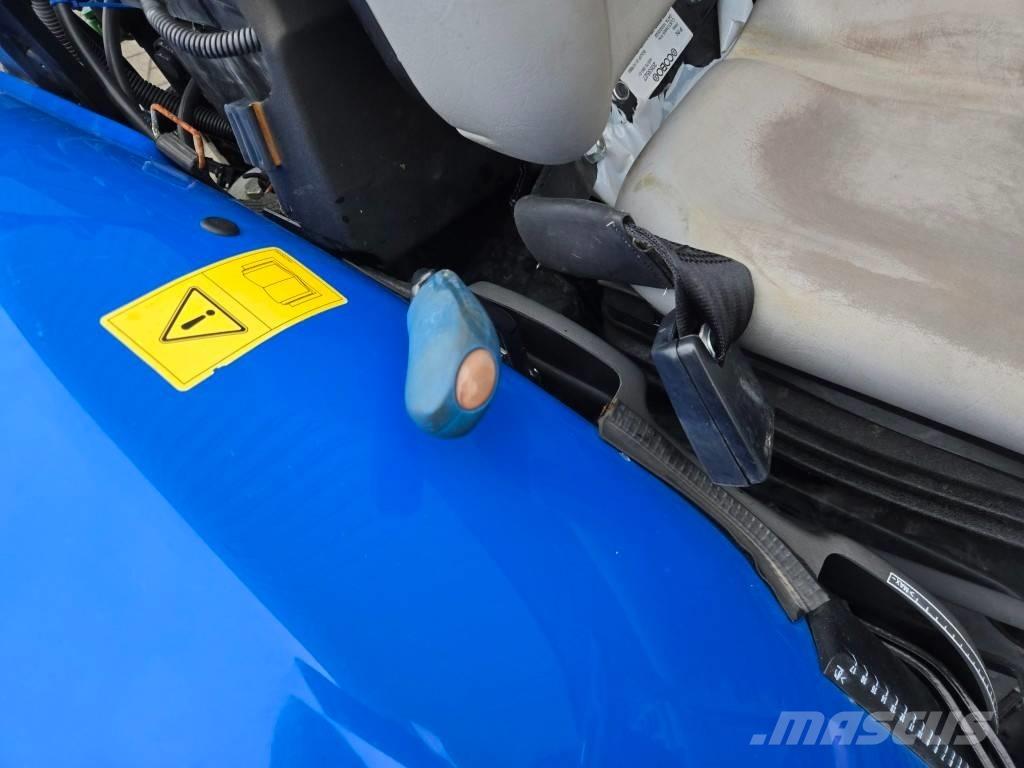 New Holland T 4.75 V トラクター