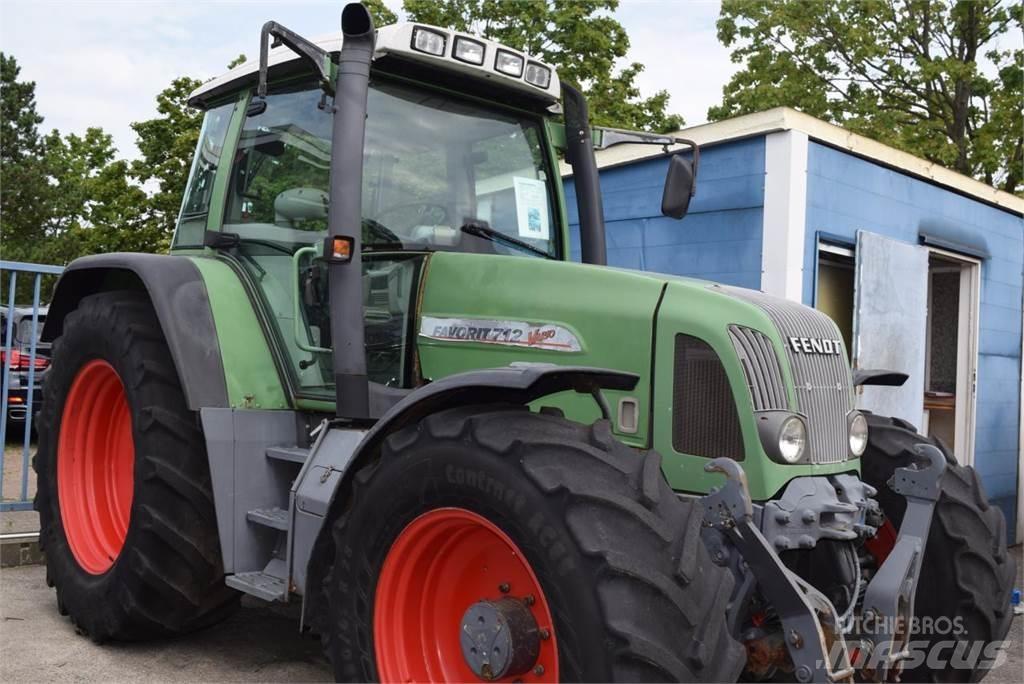 Fendt 712 Vario トラクター