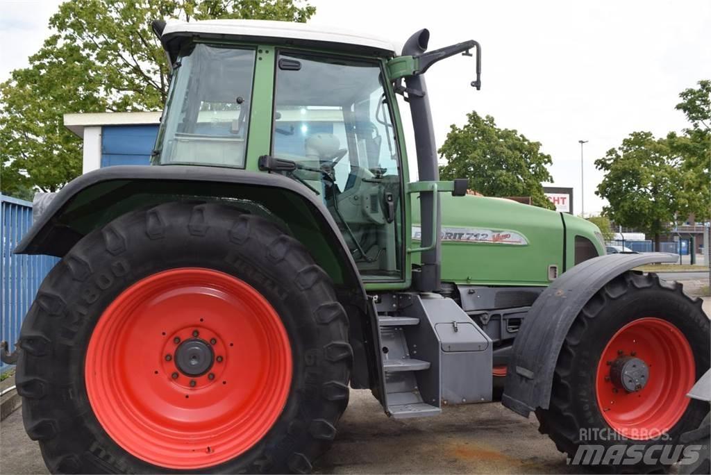 Fendt 712 Vario トラクター