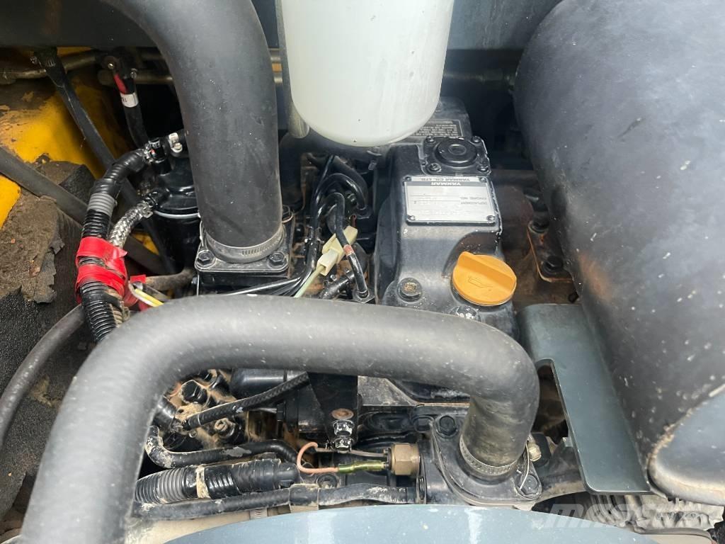 Gehl 3840 E     2015 スキッドステアローダー