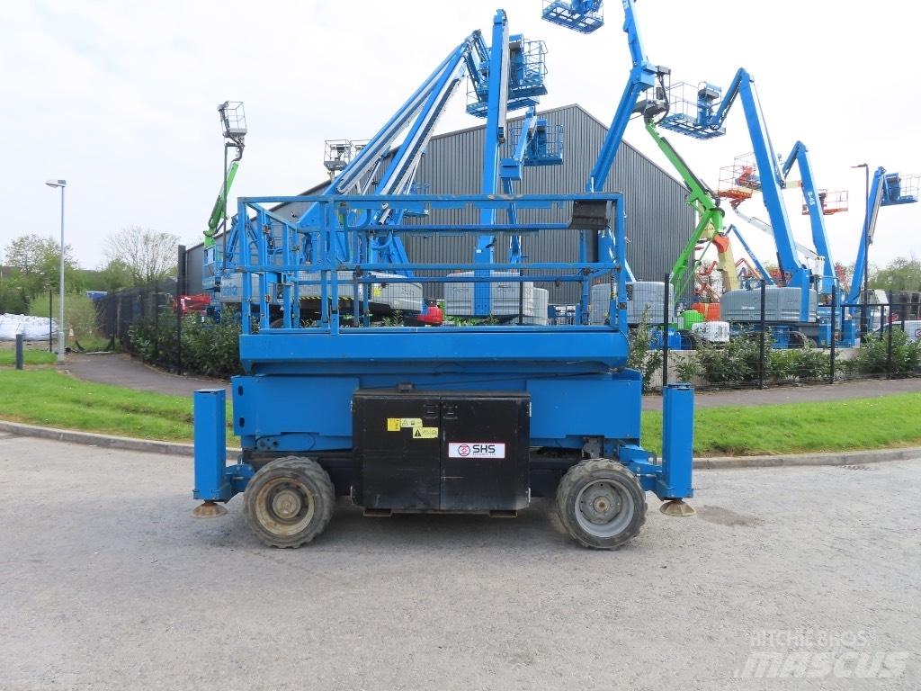 Genie GS 3369 RT シザースリフト