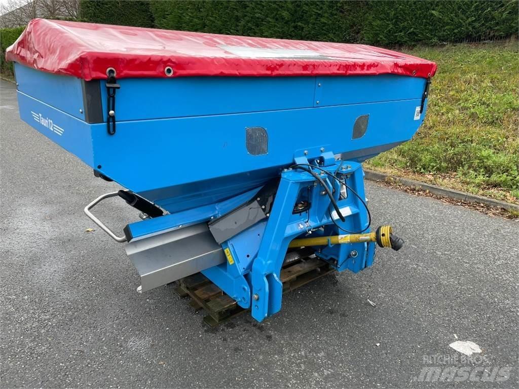 Lemken Tauri 12 ミネラル散布機