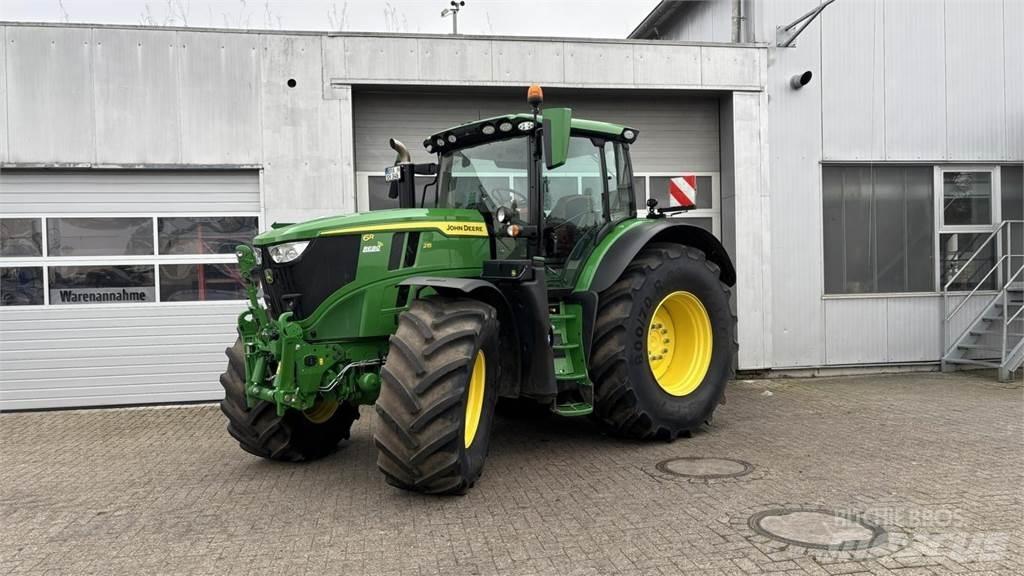 John Deere 6R215 トラクター