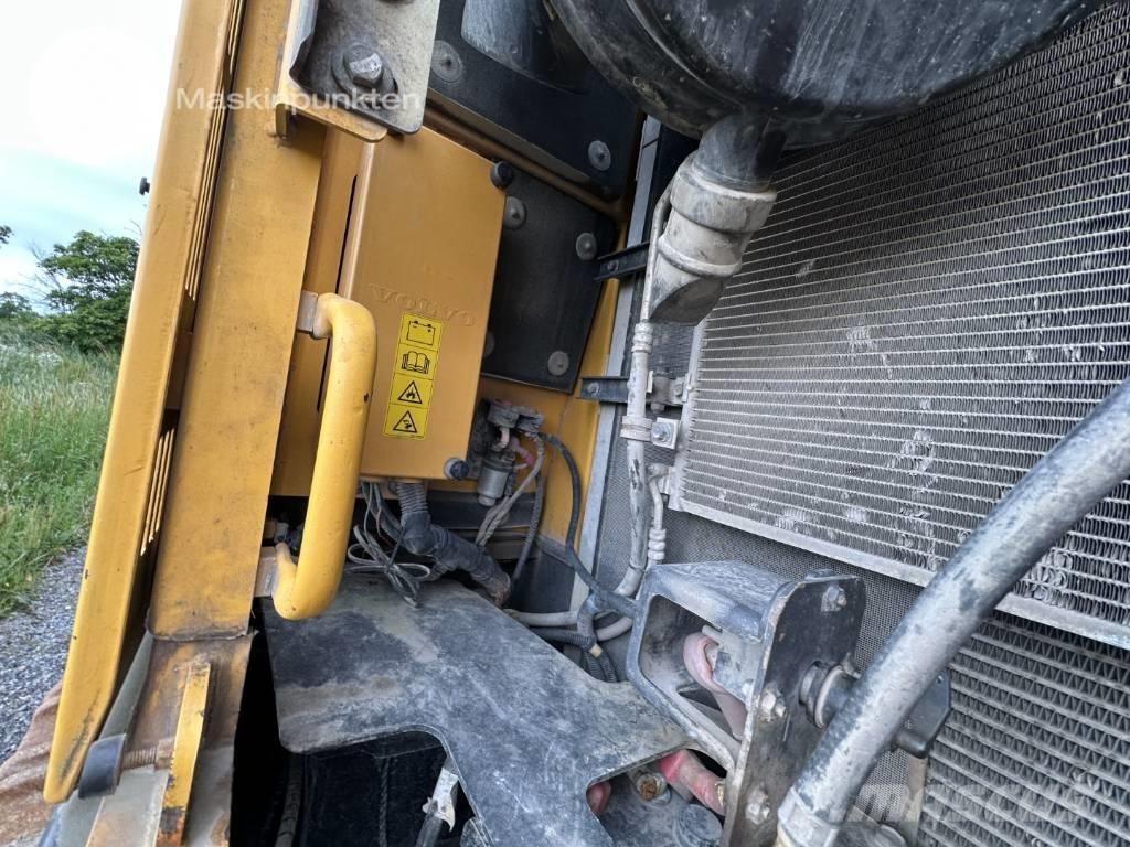 Volvo ECR 305 C L 大型油圧ショベル12t以上（パワーショベル・ユンボ）
