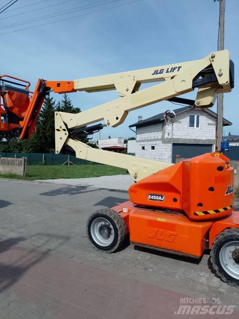 JLG E 450 AJ ブームリフト　屈伸型