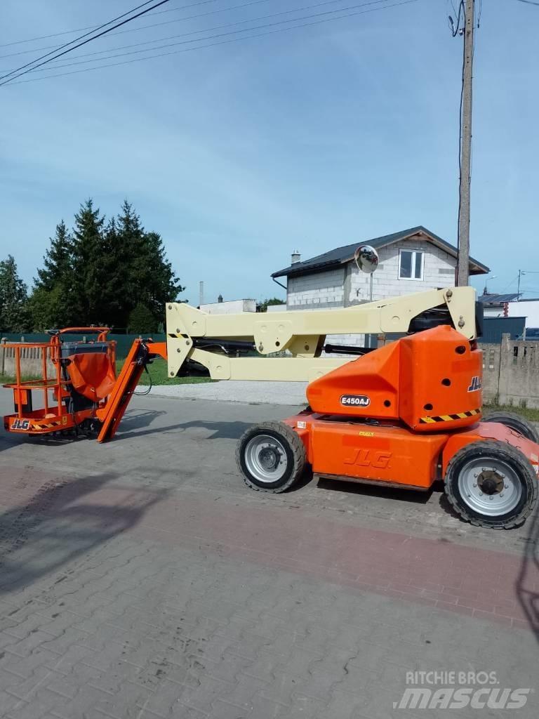 JLG E 450 AJ ブームリフト　屈伸型