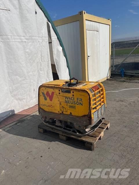 Wacker Neuson DPU 80 プレートコンパクター