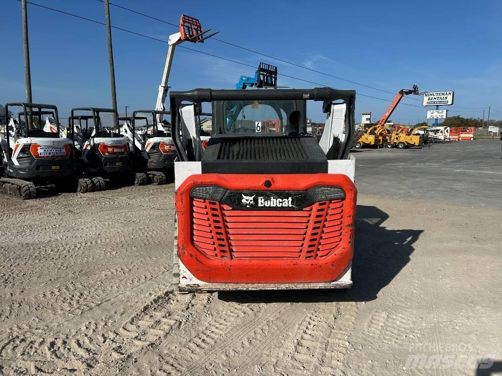 Bobcat T64 スキッドステアローダー