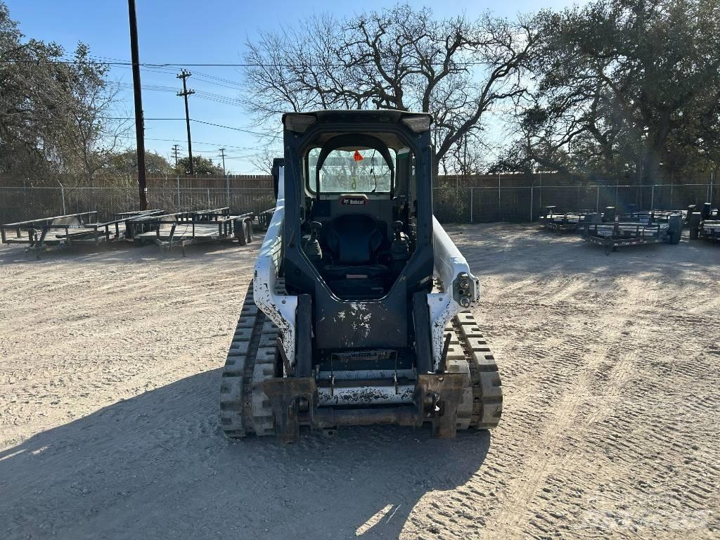 Bobcat T64 スキッドステアローダー