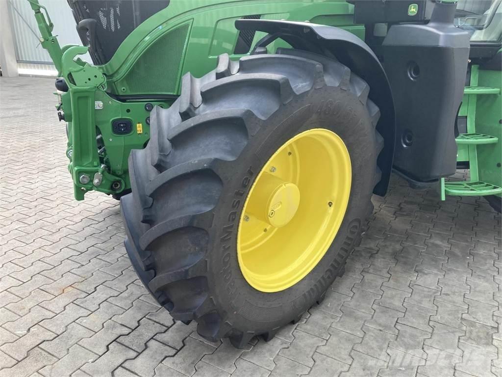 John Deere 6R 110 トラクター