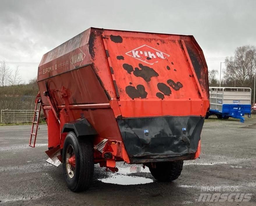 Kuhn EuroMix II 1460 ミキサーフィーダー