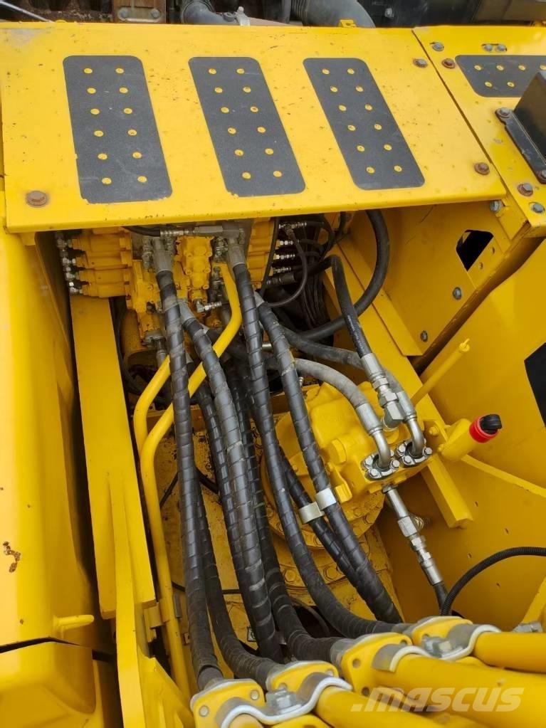 Komatsu PC 210 大型油圧ショベル12t以上（パワーショベル・ユンボ）
