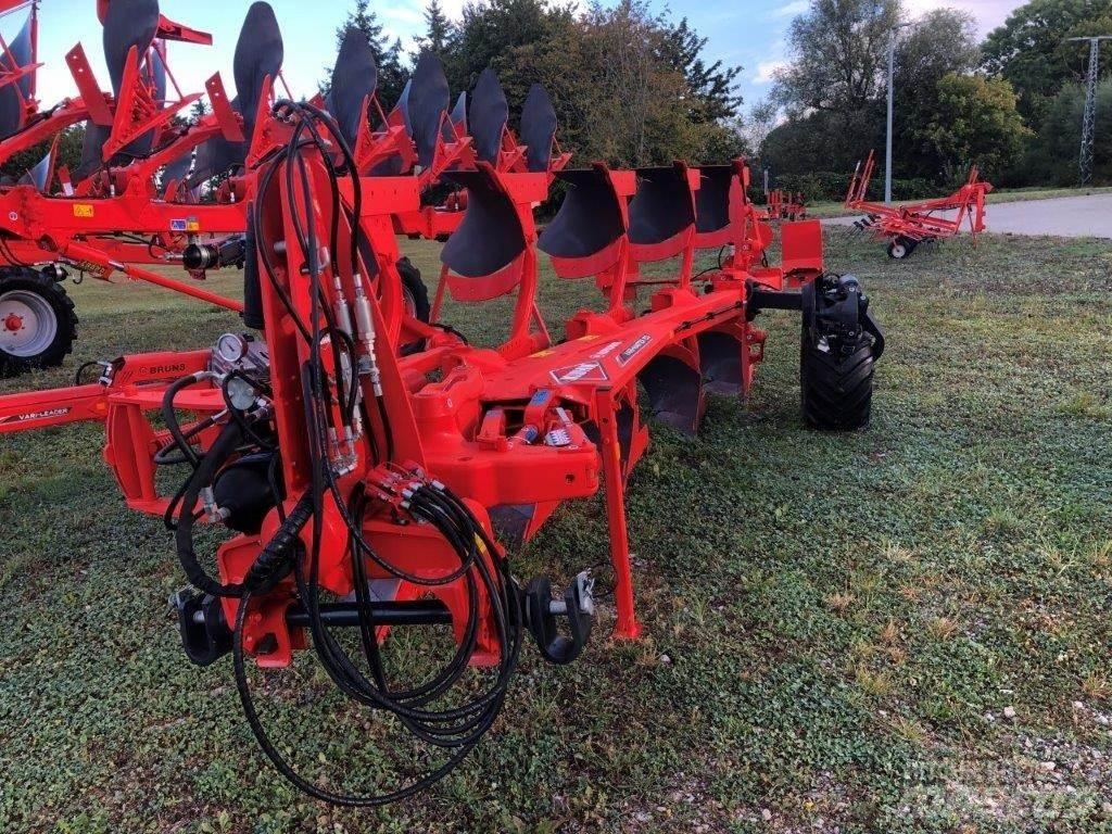 Kuhn VM 153 5 プラウ