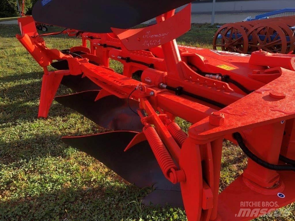 Kuhn VM 153 5 プラウ