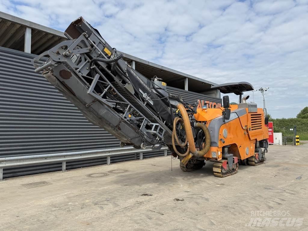 Wirtgen W 100 FI アスファルトコールドミリングマシーン
