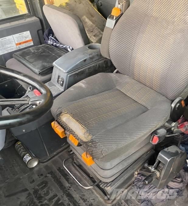 Komatsu HD 405-7 リジットフレーム式ダンプトラック