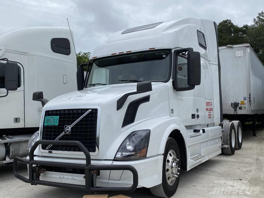 Volvo VLN 670 中古トラクターヘッド | トレーラーヘッド