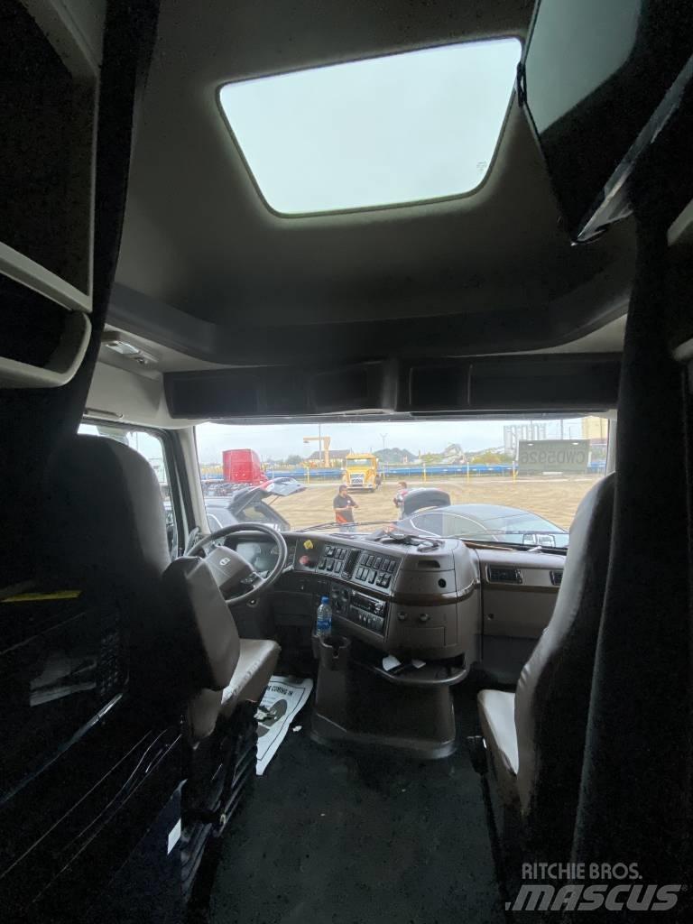 Volvo VLN 670 中古トラクターヘッド | トレーラーヘッド