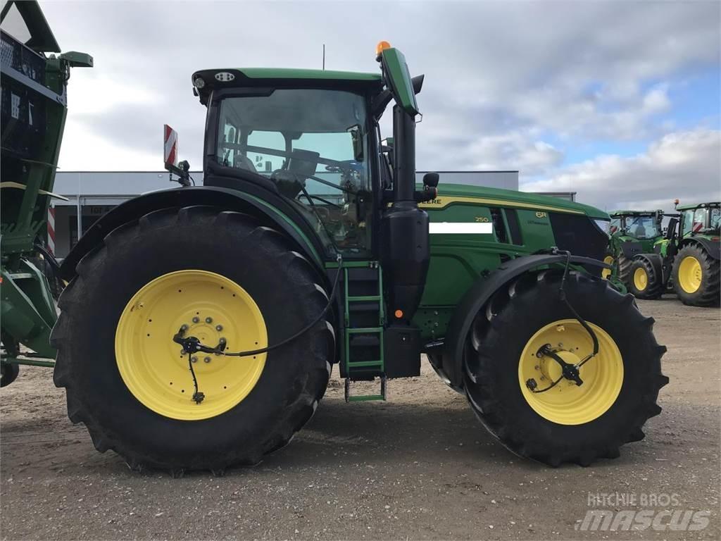 John Deere 6R 250 トラクター