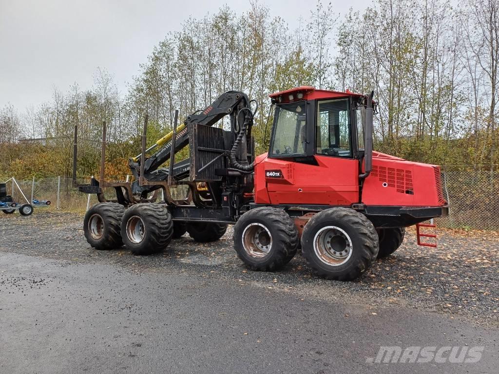 Komatsu 840 TX フォワーダー