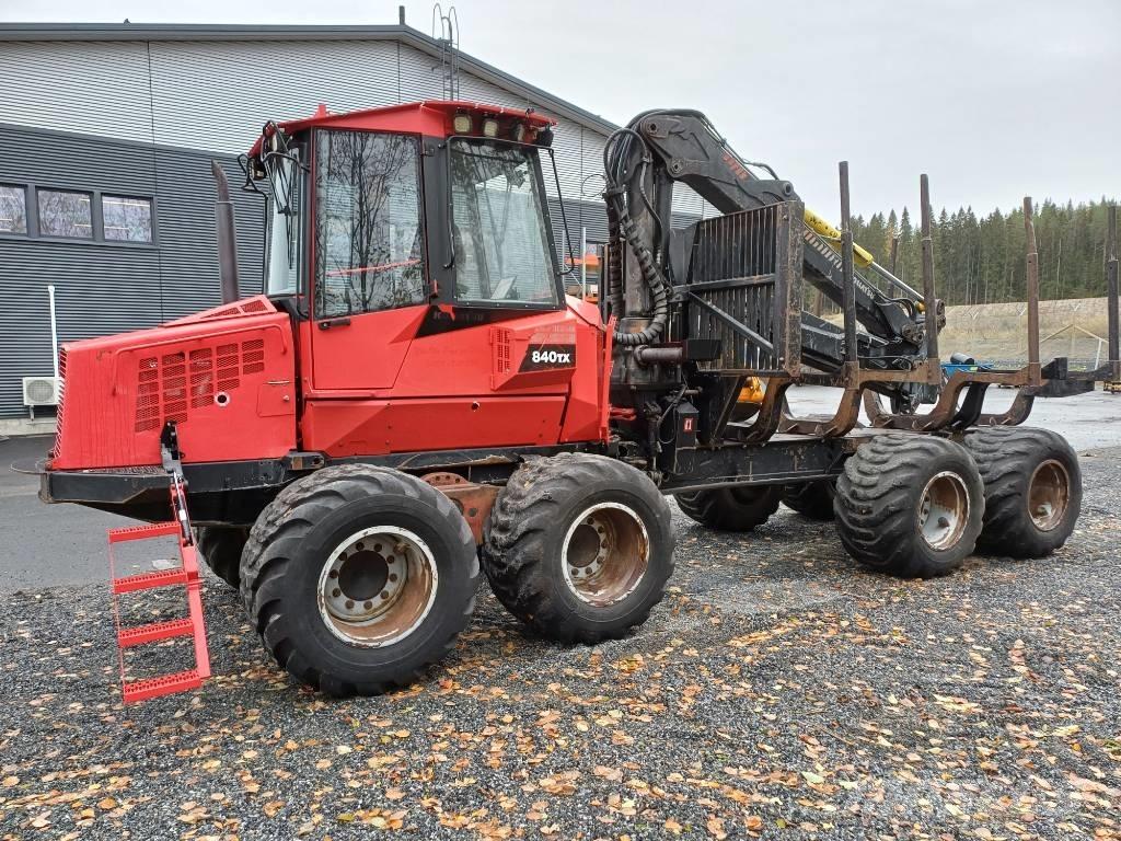 Komatsu 840 TX フォワーダー