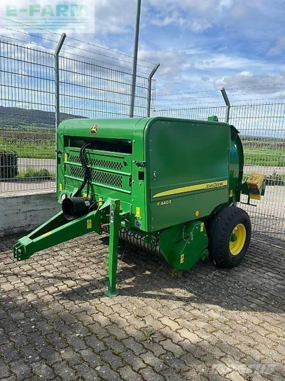 John Deere f440e スクエアベーラー