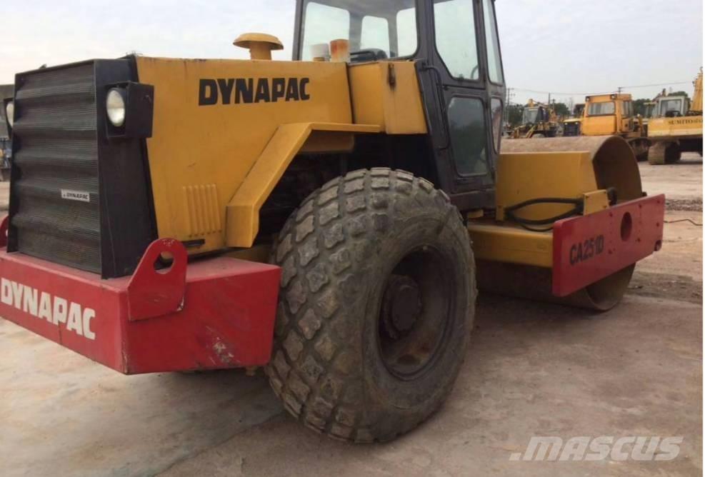 Dynapac CA 251 D 振動ローラ