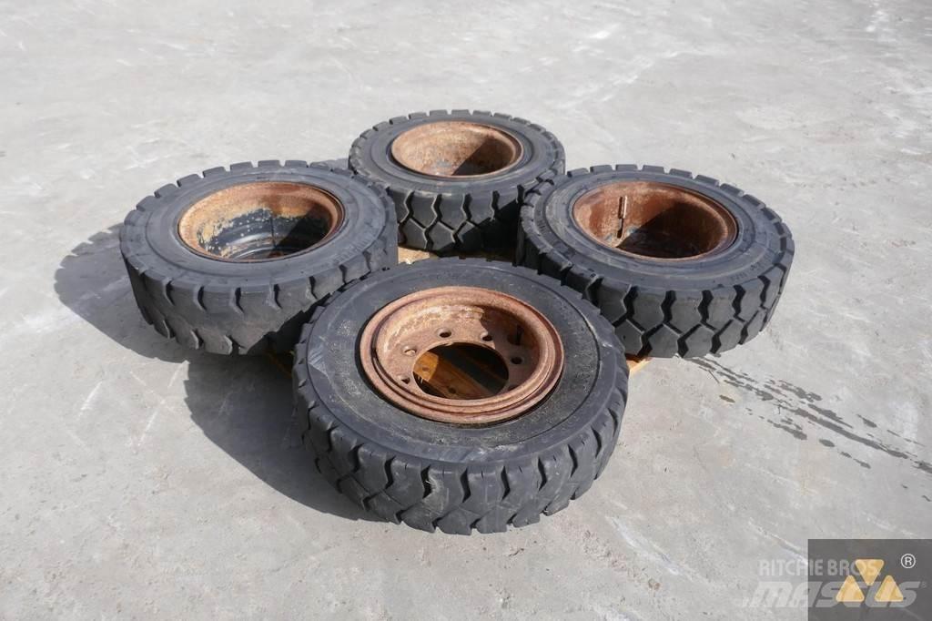 Trelleborg 7.50-15 タイヤ、ホイル、リム