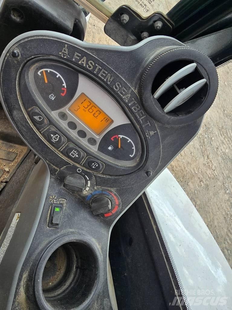 Bobcat E35 ミニ油圧ショベル 7t以下（ミニユンボ・ミニディガー）