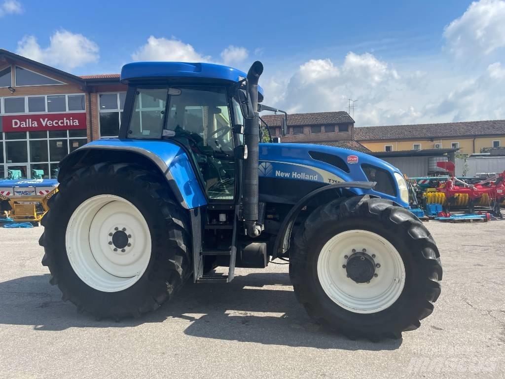 New Holland T 7550 トラクター
