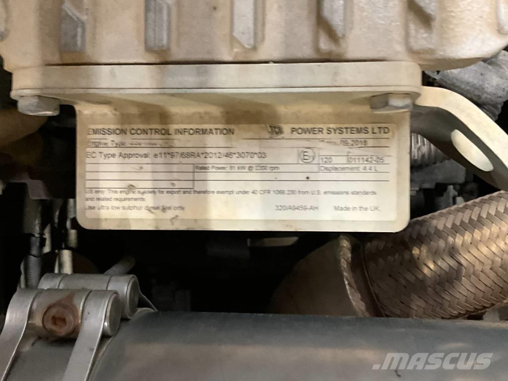 JCB JS 130 LC 大型油圧ショベル12t以上（パワーショベル・ユンボ）