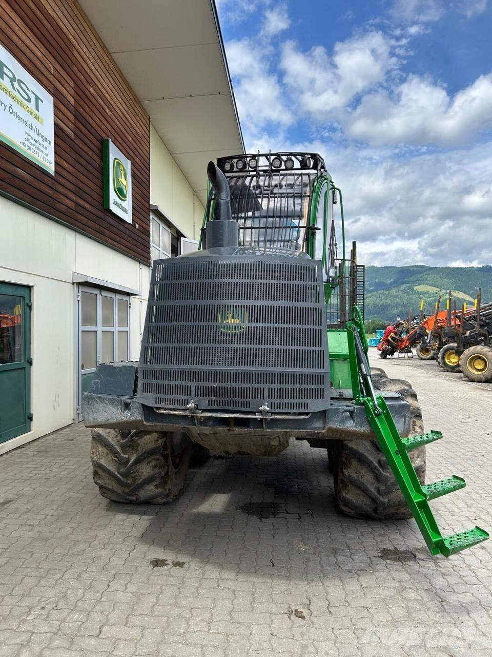 John Deere 1510 G フォワーダー
