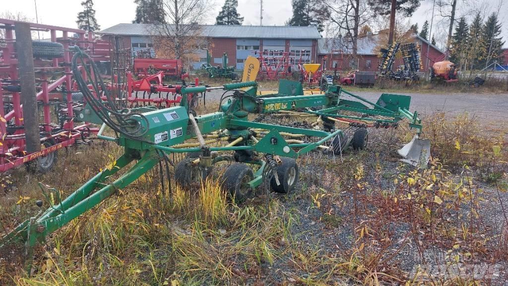John Deere GA 6000 ウィンドローア/レーキ