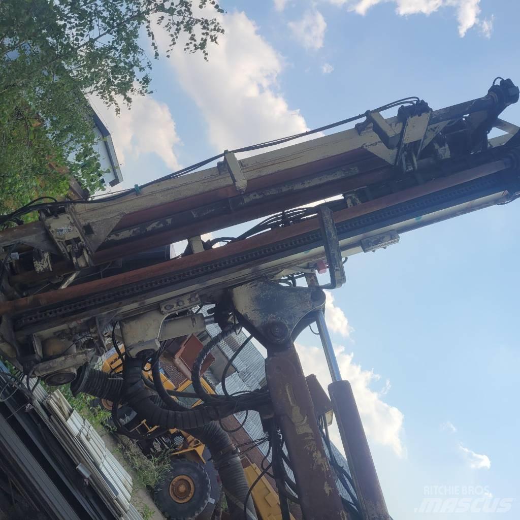 Atlas Copco CM 780 D サーフェイスドリルリグ