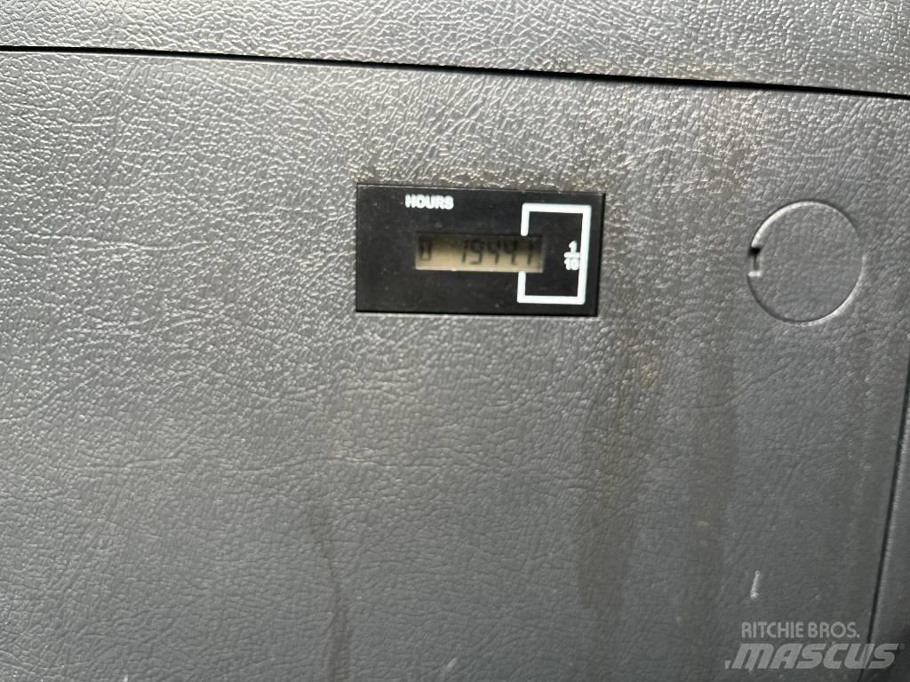 Hyundai HX 140 AL 大型油圧ショベル12t以上（パワーショベル・ユンボ）