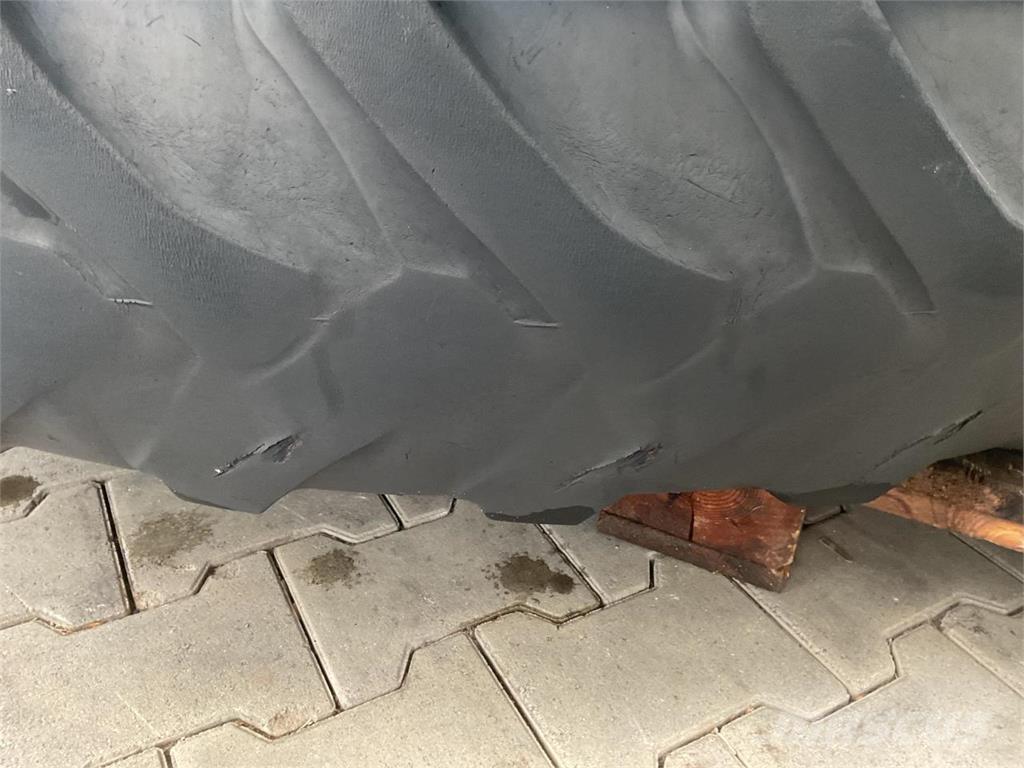 Alliance 12.4R52 タイヤ、ホイル、リム
