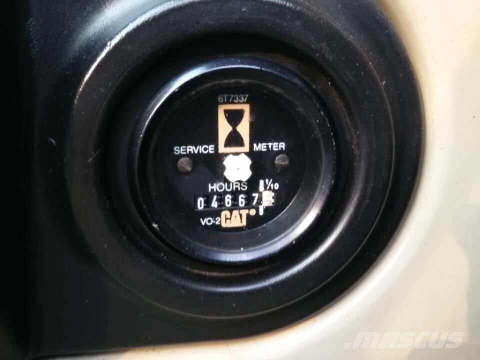 CAT 320 C 大型油圧ショベル12t以上（パワーショベル・ユンボ）