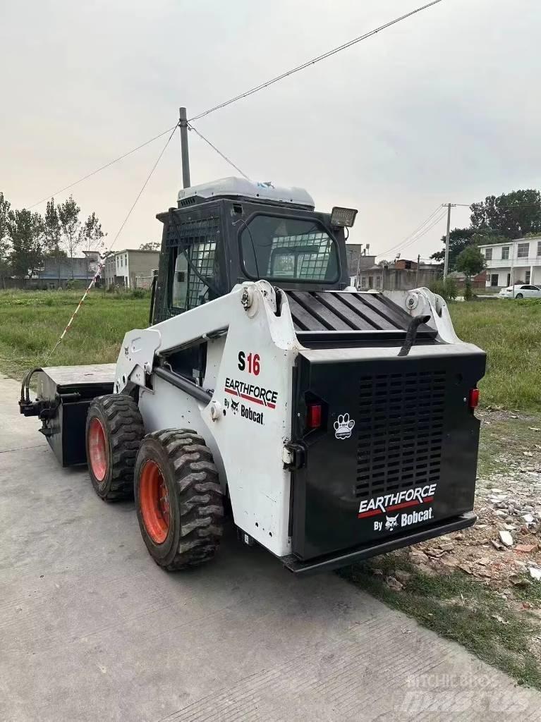 Bobcat S 16 スキッドステアローダー